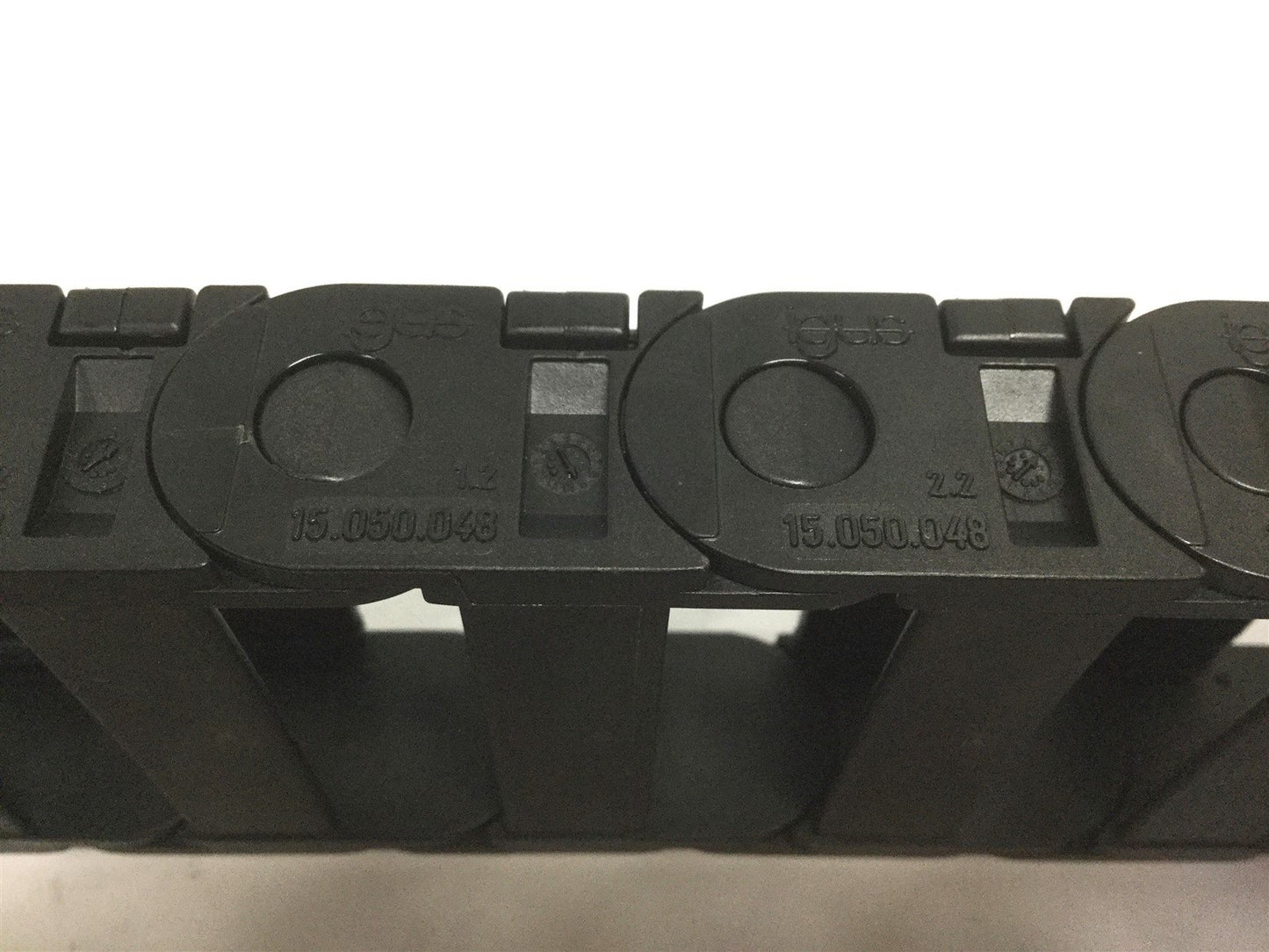 Used Igus B15i-050-048 Energy Chain, Bend Radius: 48mm Inner Width: 50mm Length: 25"