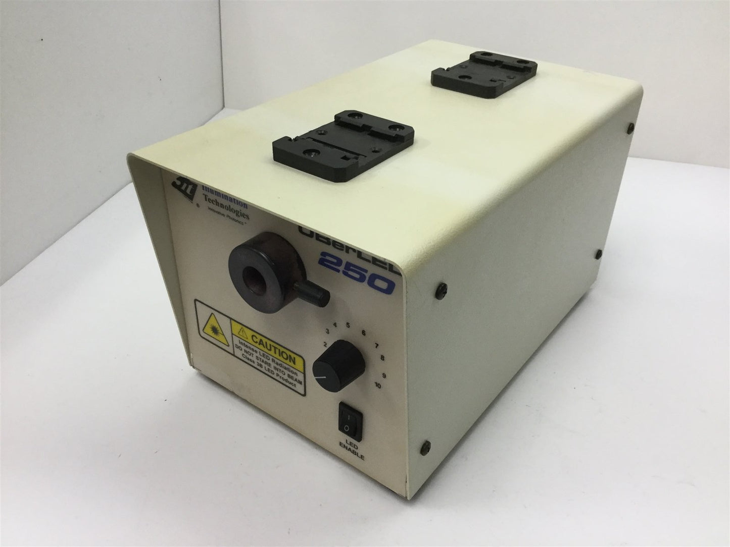 Used Illumination Technologies UBerLED 250 LED RED Light Source, Input: 90-240VAC