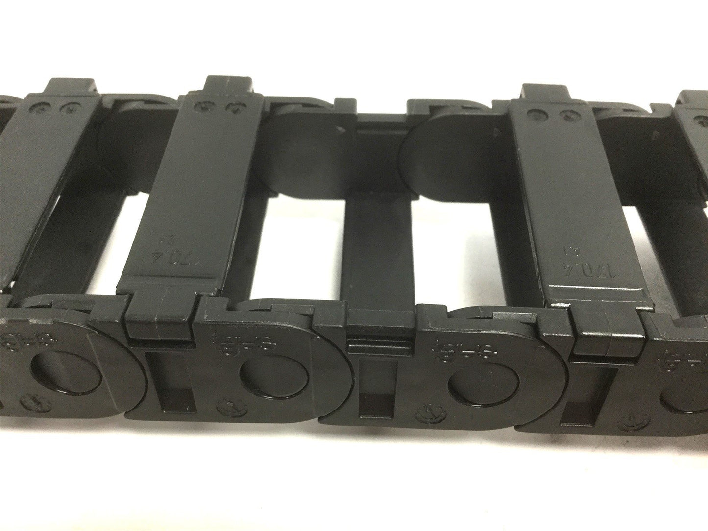 Used Igus B15i-050-048 Energy Chain, Bend Radius: 48mm Inner Width: 50mm Length: 40"