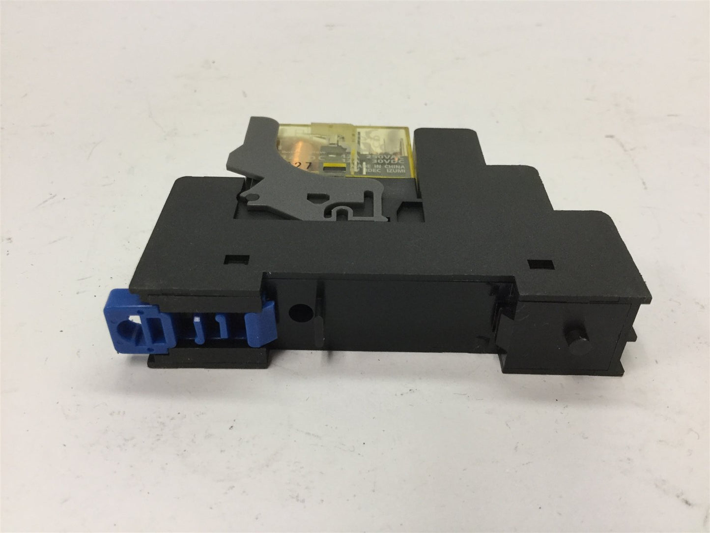 Used Lot of 6 Idec RJ1S-CD-D24 Relays, SPDT, Coil: 24VDC, Contact: 12A 250VAC/30VDC