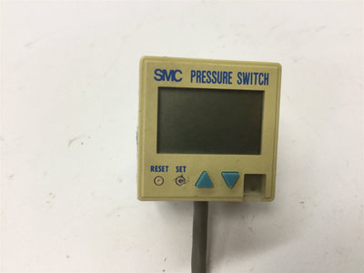 Used SMC ZSE4-T1-25 Vacuum Sensor, Pressure: 0 to -101kPa (-760mmHg), *Short Cord*