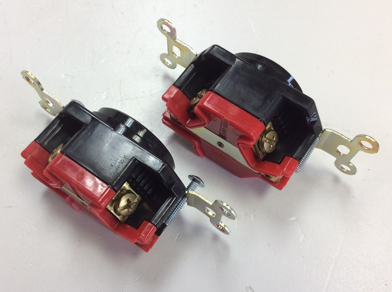 New – Open box Lot of 2 Eagle WC596/81-1 Twist Lock Receptacle NEMA L6-20 20A 250V 2P 3W UL