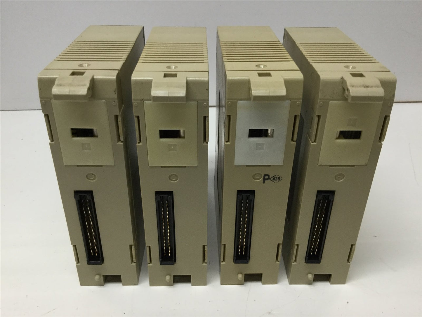 Used Lot of 4 Omron C200H-OD211 Solid State Output Unit Module, 24VDC 0.3A, 12-Point