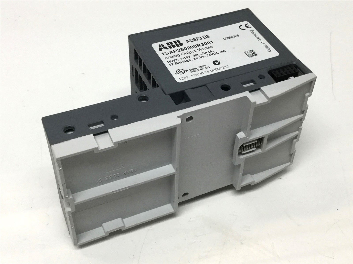 Used ABB AO523 1SAP250200R3001 PLC Analog Output Module, 16 Out, +/-10V, 0/4-20mA