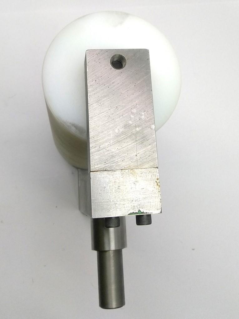 Used Conveyor Roller, Shaft: 1/2", Roller Dimensions: 4" Dia. x 9 1/4"L, Mount: 7/8"