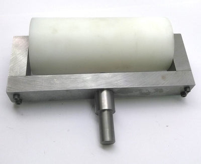 Used Conveyor Roller, Shaft: 1/2", Roller Dimensions: 4" Dia. x 9 1/4"L, Mount: 7/8"