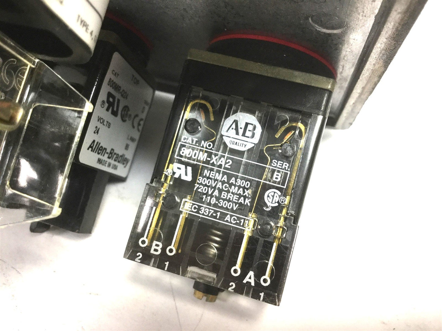 Used Hammond 1590V Enclosure W/ 800T-FX A5 E-Stop Switch 2x 800T-XD4 800M-XA2