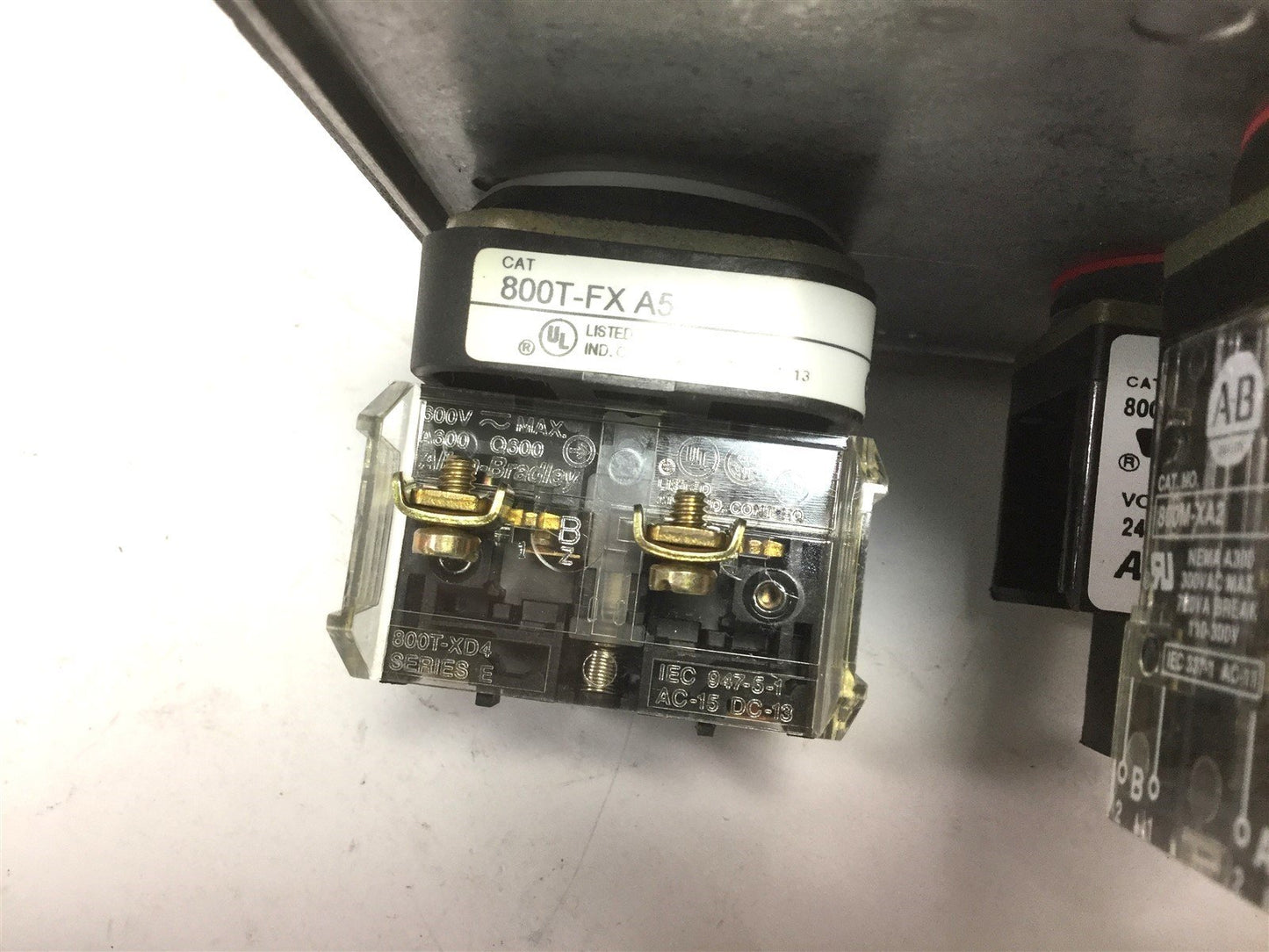 Used Hammond 1590V Enclosure W/ 800T-FX A5 E-Stop Switch 2x 800T-XD4 800M-XA2