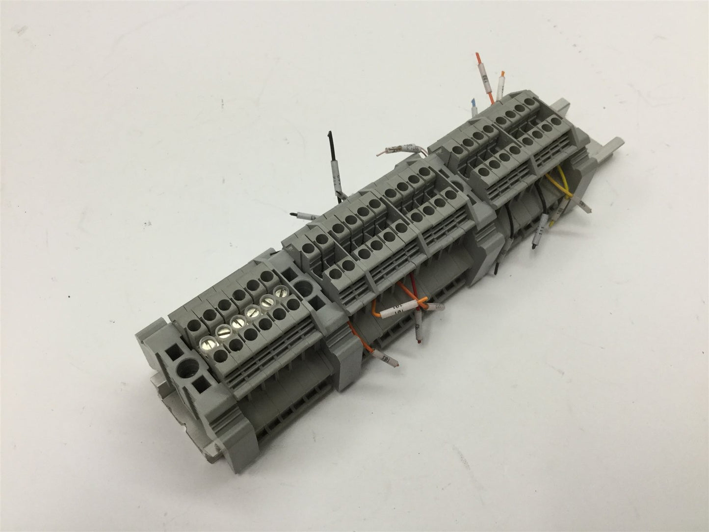 Used Lot of 24 Phoenix Contact UK2.5N Terminal Blocks, Color: Gray, Rating: 800V