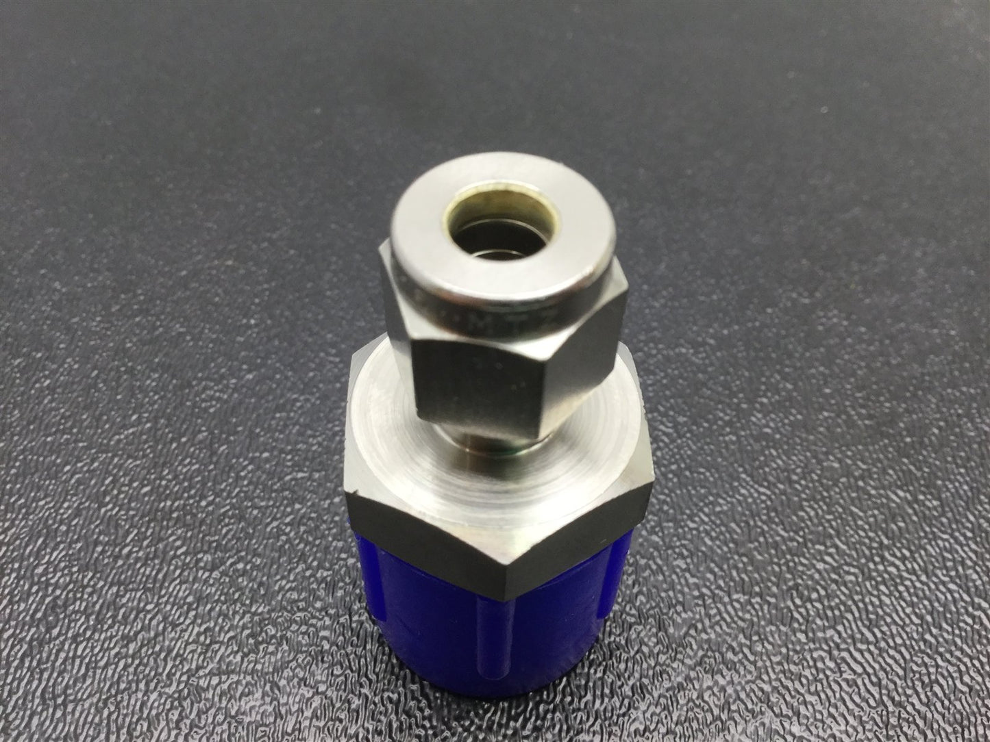 New Lot of 2 New Parker 316 Stainless Steel 1/2" NPT 1/4" Tube Compression Adapter