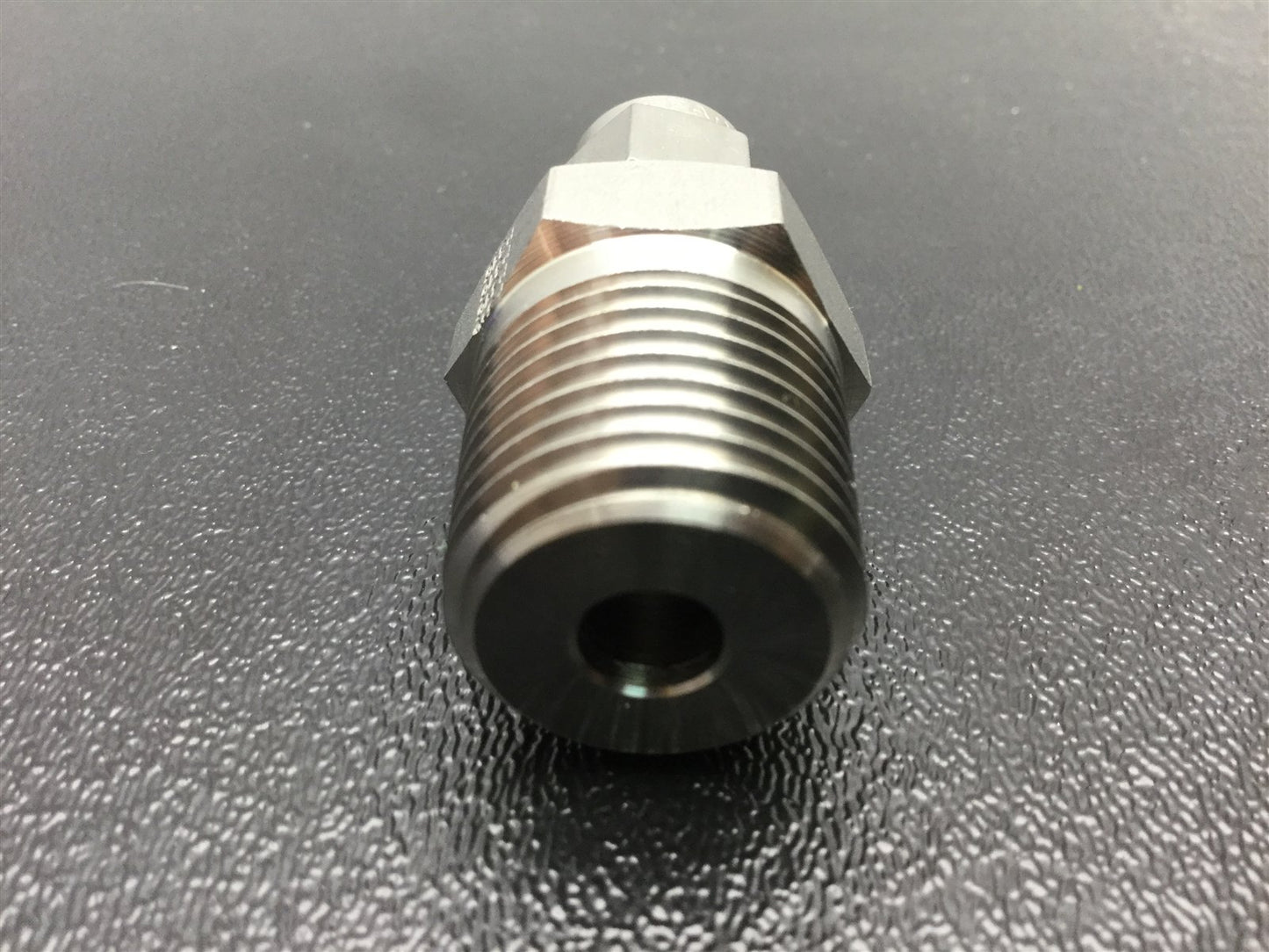 New Lot of 2 New Parker 316 Stainless Steel 1/2" NPT 1/4" Tube Compression Adapter