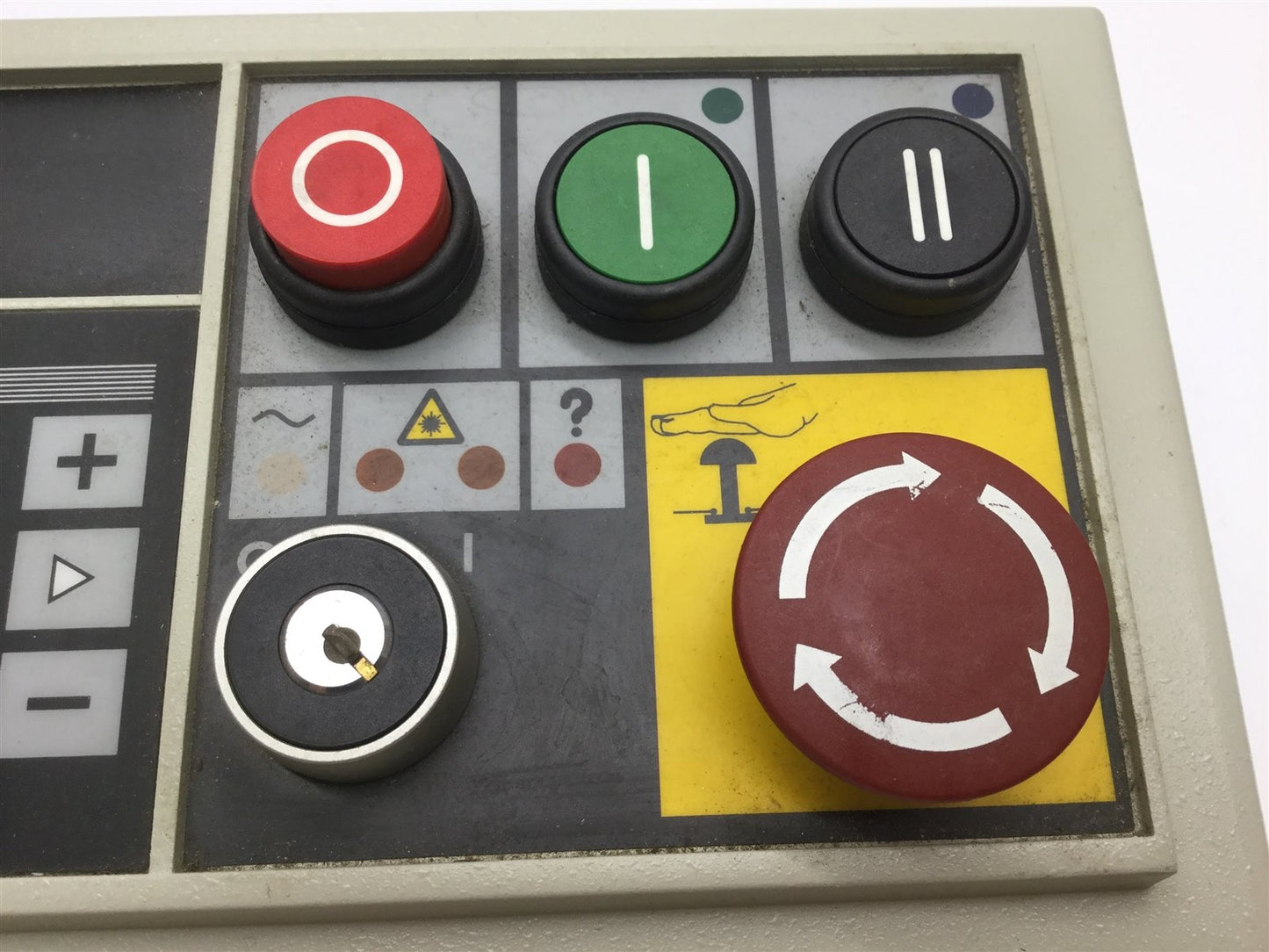 Used GSI Lumonics E84N9640X Laser Operator Control Module Broken Key in Module LX-100