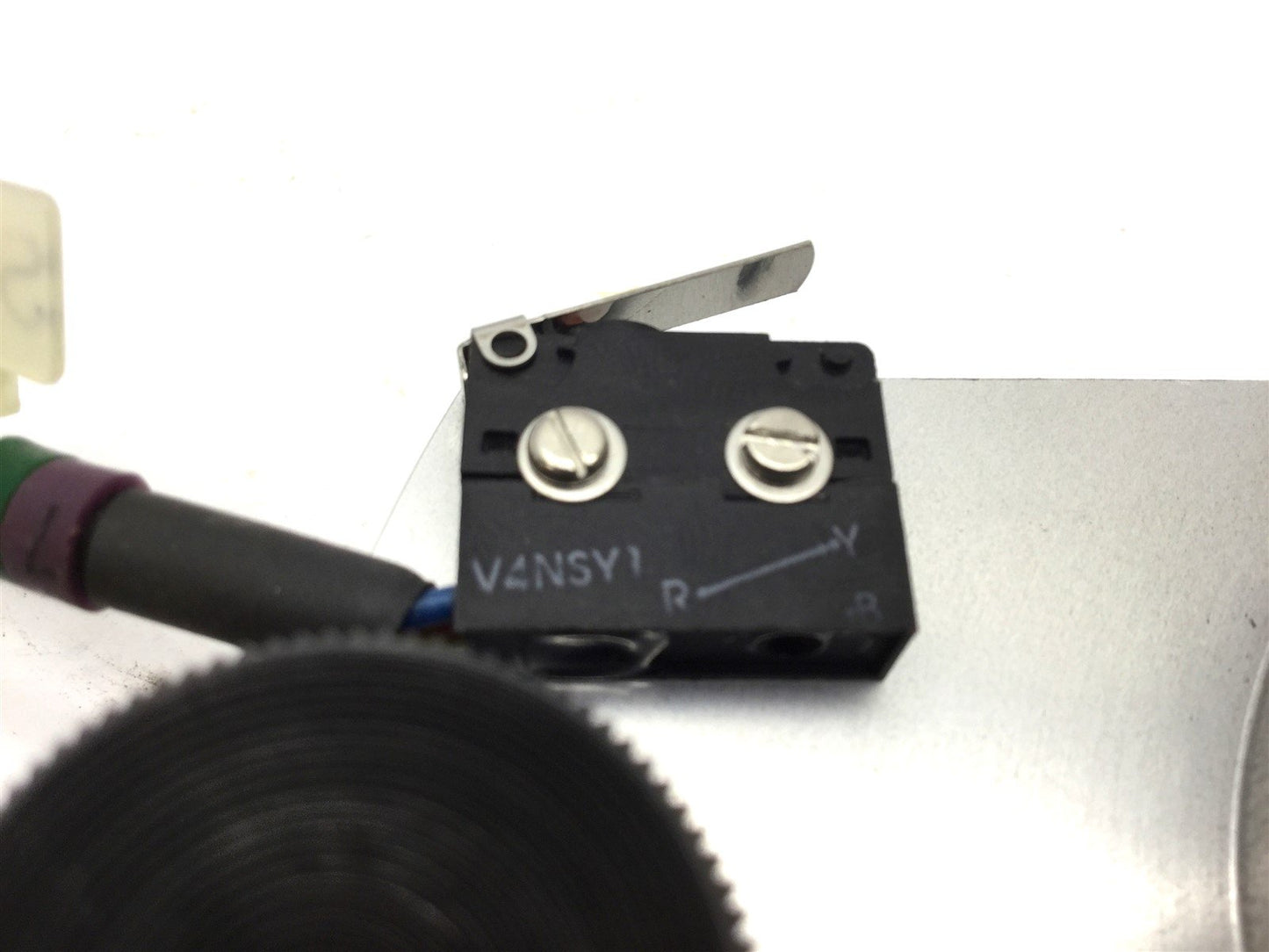 Used GSI Lumonics LX-100 Laser Adjustable Mirror Aperture, Mirror Diameter: 13.5mm