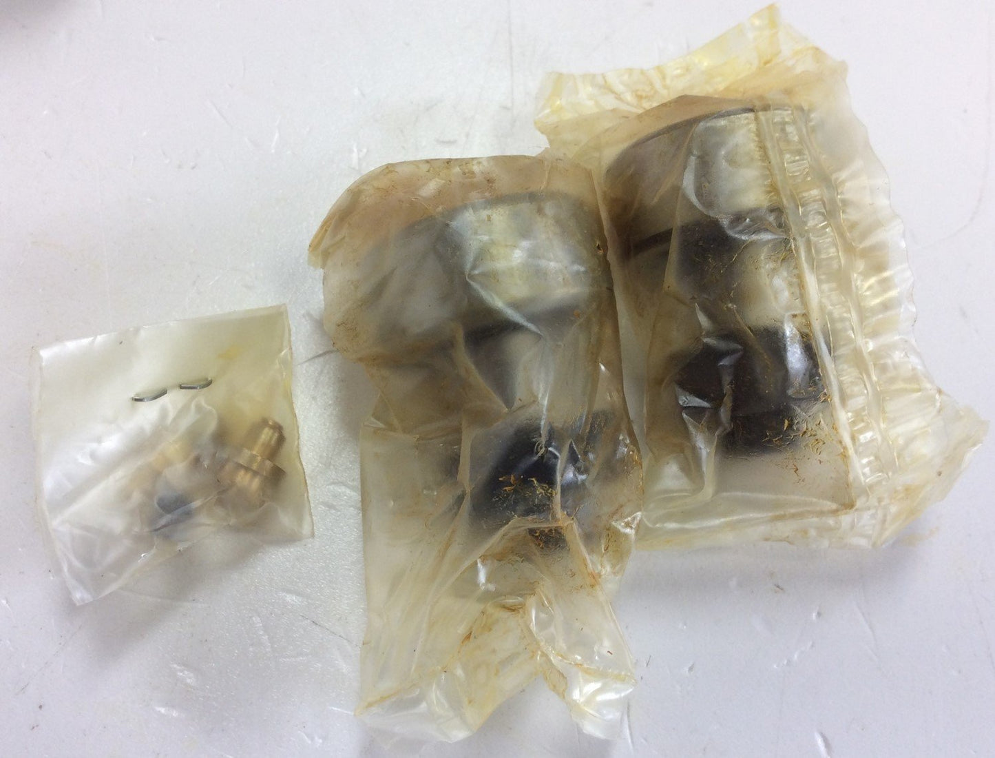 New IKO CF 10-1 VUUR Cam Follower 10 mm Stud Diameter, 26 mm OD, 12 mm Width Qty 2