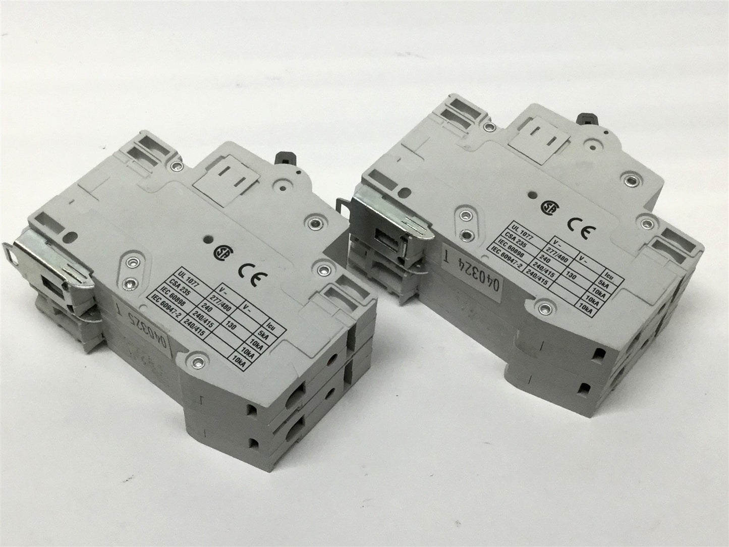 Used Lot of 2 Cutler Hammer WMS2C04 Miniature Circuit Breakers 2-Pole 415VAC 4A