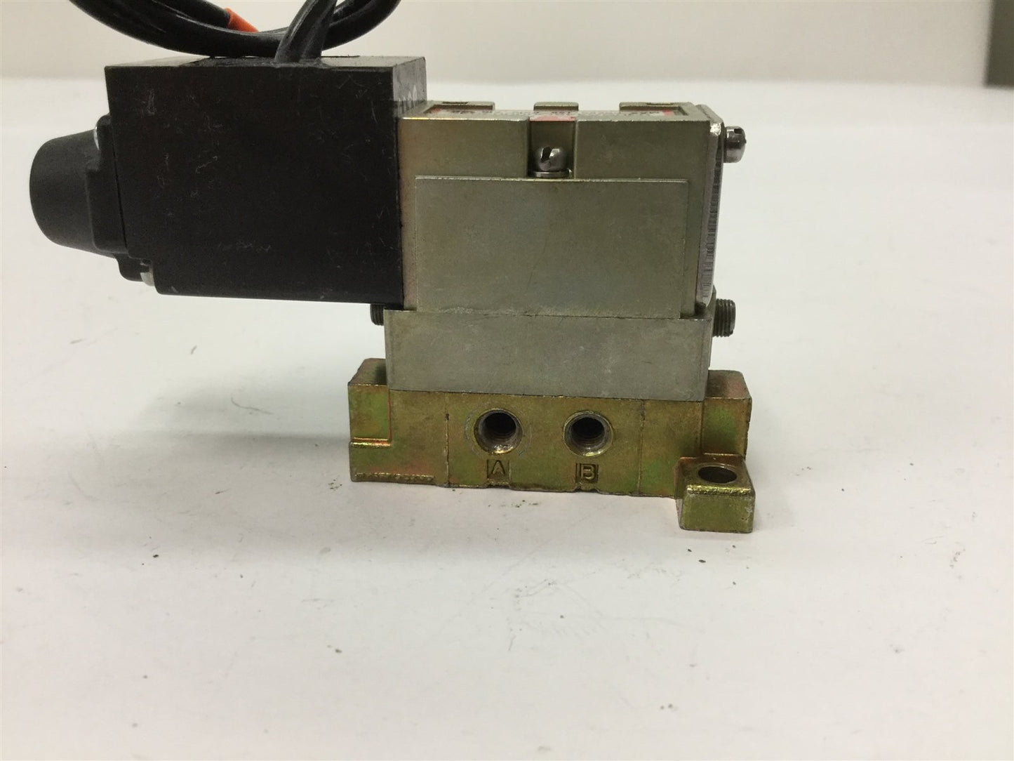 Used Numatics 030SA446O000030 Solenoid Valve, 2-Position 5-Port, Pressure 150psi Max