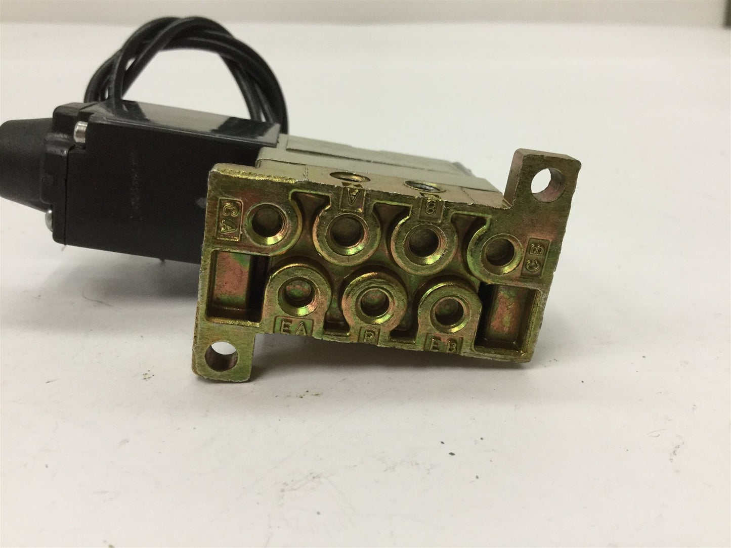 Used Numatics 030SA446O000030 Solenoid Valve, 2-Position 5-Port, Pressure 150psi Max