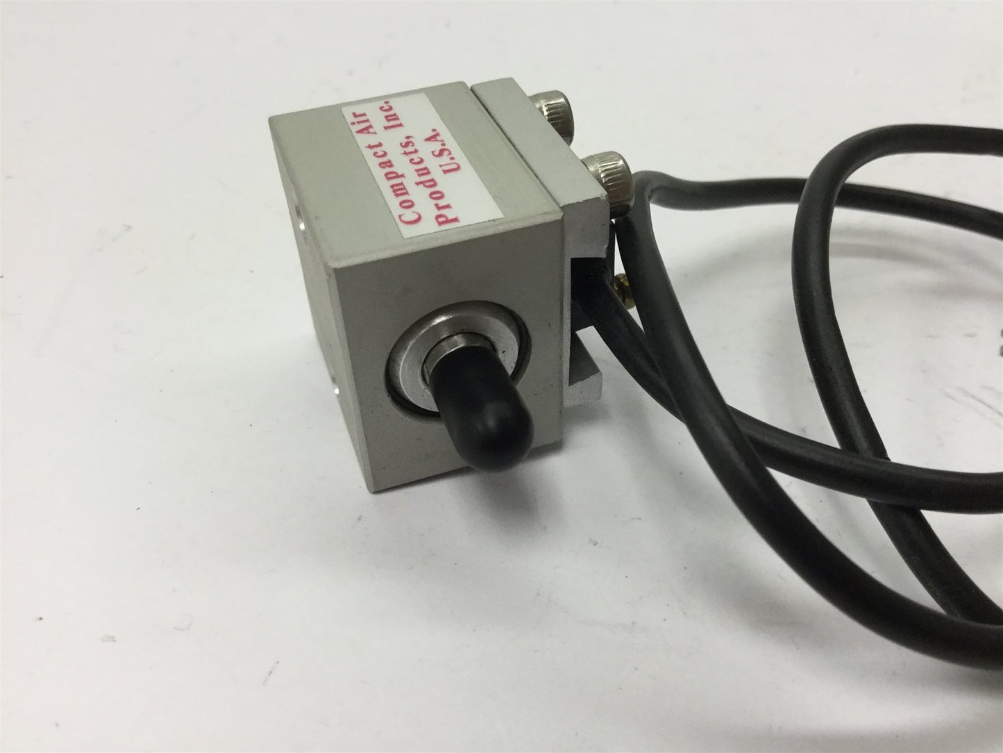 Used Compact AB12X18 Pneumatic Cylinder, Bore: 1/2", Stroke: 1/8", 10-32 Ports