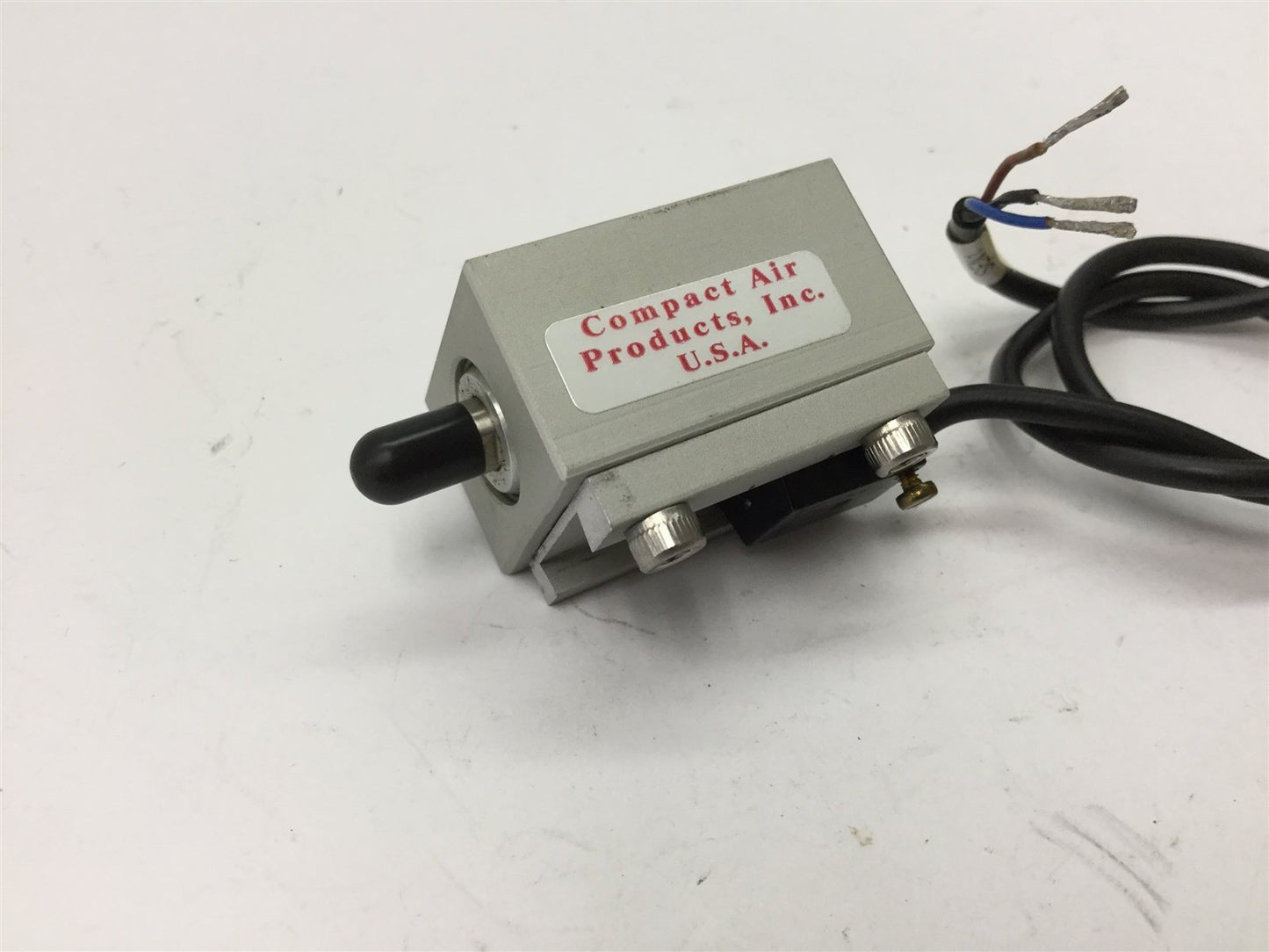 Used Compact AB12X12 Pneumatic Cylinder, Bore: 1/2", Stroke: 1/2", 10-32 Ports