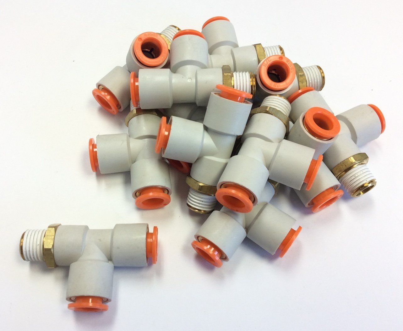 New – Open box Lot of 12 SMC KQ2Y11-35S Pneumatic Male Run Tee Fittings, 1/4" NPT, 3/8" Tubing
