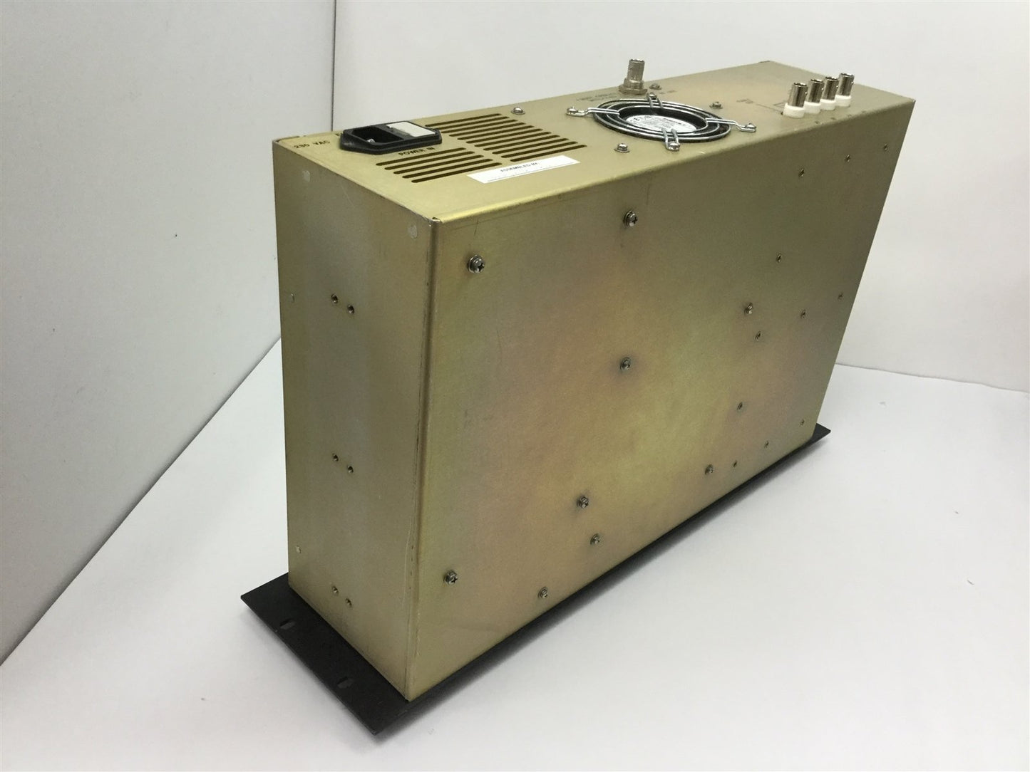 Used Radio Frequency Generator, Supply Voltage: 230VAC, Coax Connections