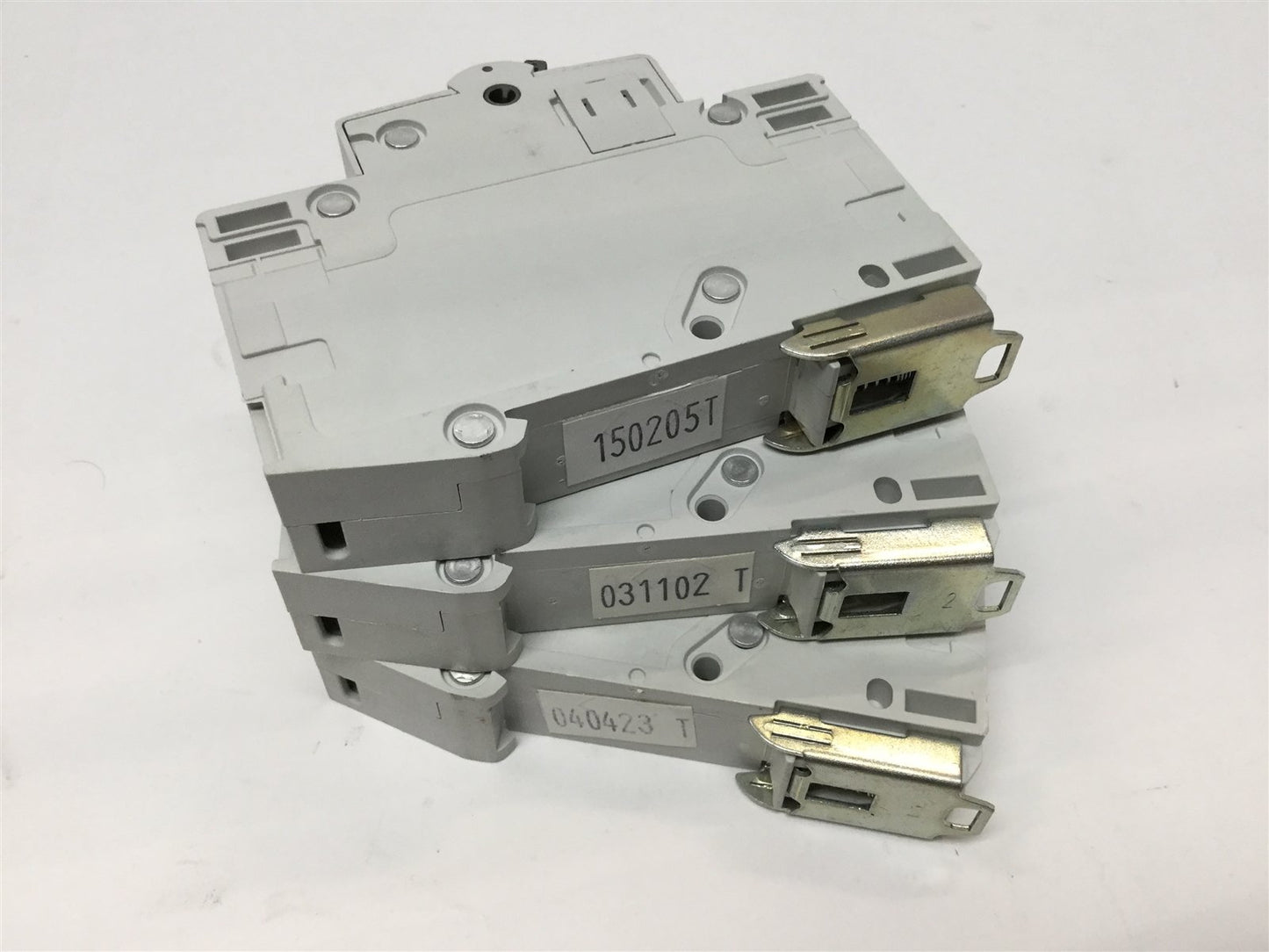 Used Lot of 3 Cutler Hammer WMS1C04 Circuit Breakers Single-Pole 240VAC 4A DIN Rail