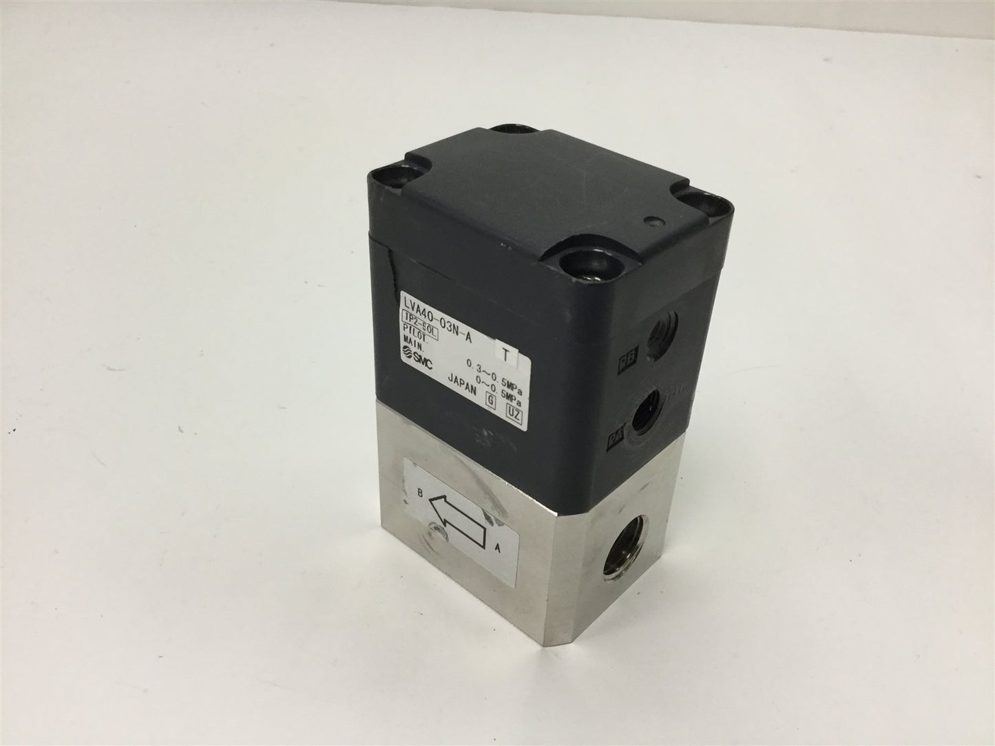 Used SMC LVA40-03N-A High Purity Chemical Valve, 3/8" NPT, *Damage to Plastic Housing