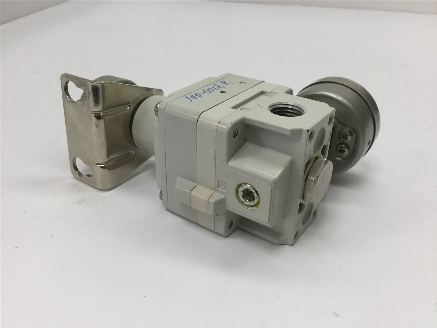Used SMC IR2000-N02BG Precision Regulator, Input: 150psi Max, Output: 0.7-30psi