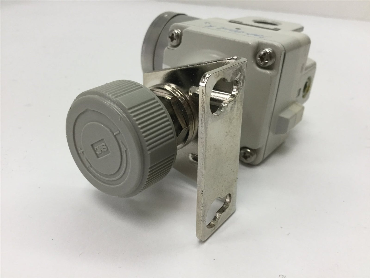 Used SMC IR2000-N02BG Precision Regulator, Input: 150psi Max, Output: 0.7-30psi