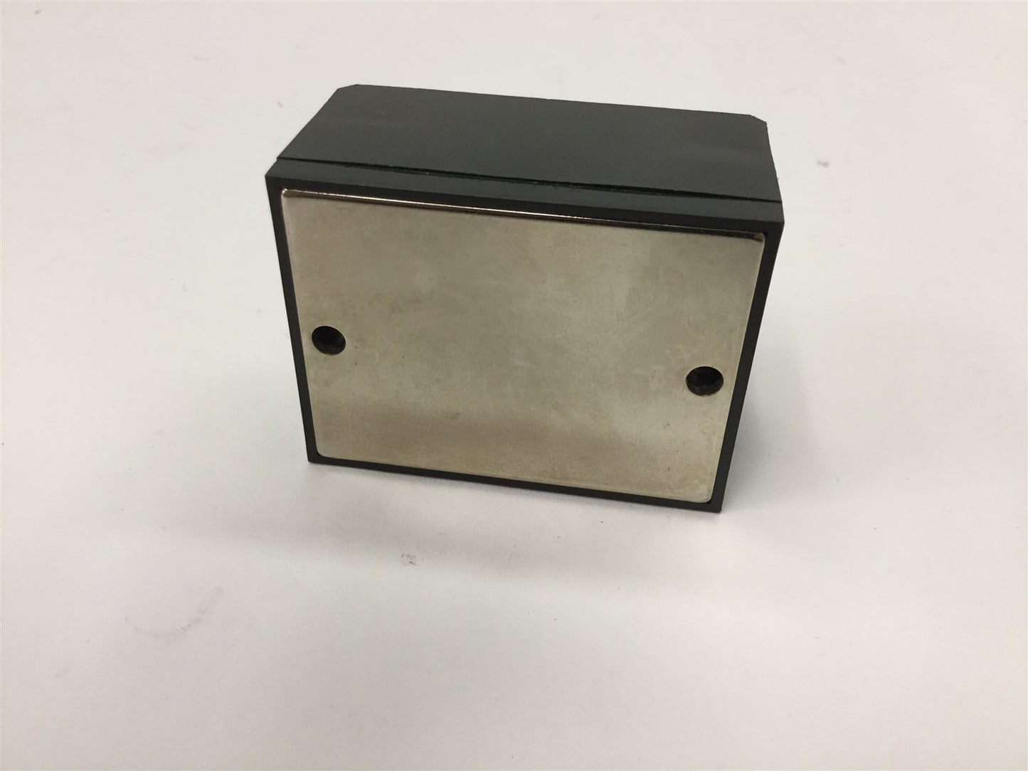 Used Izumi RABN-210ZL Solid State Relay, Control: 5-30VDC, Contact Rating: 200VAC 10A
