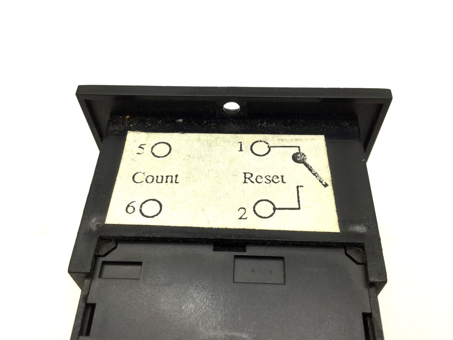 Used IVO Industries N103.030E Counter, Voltage: 24VDC,Input Frequency: 25Hz, 8 Digits