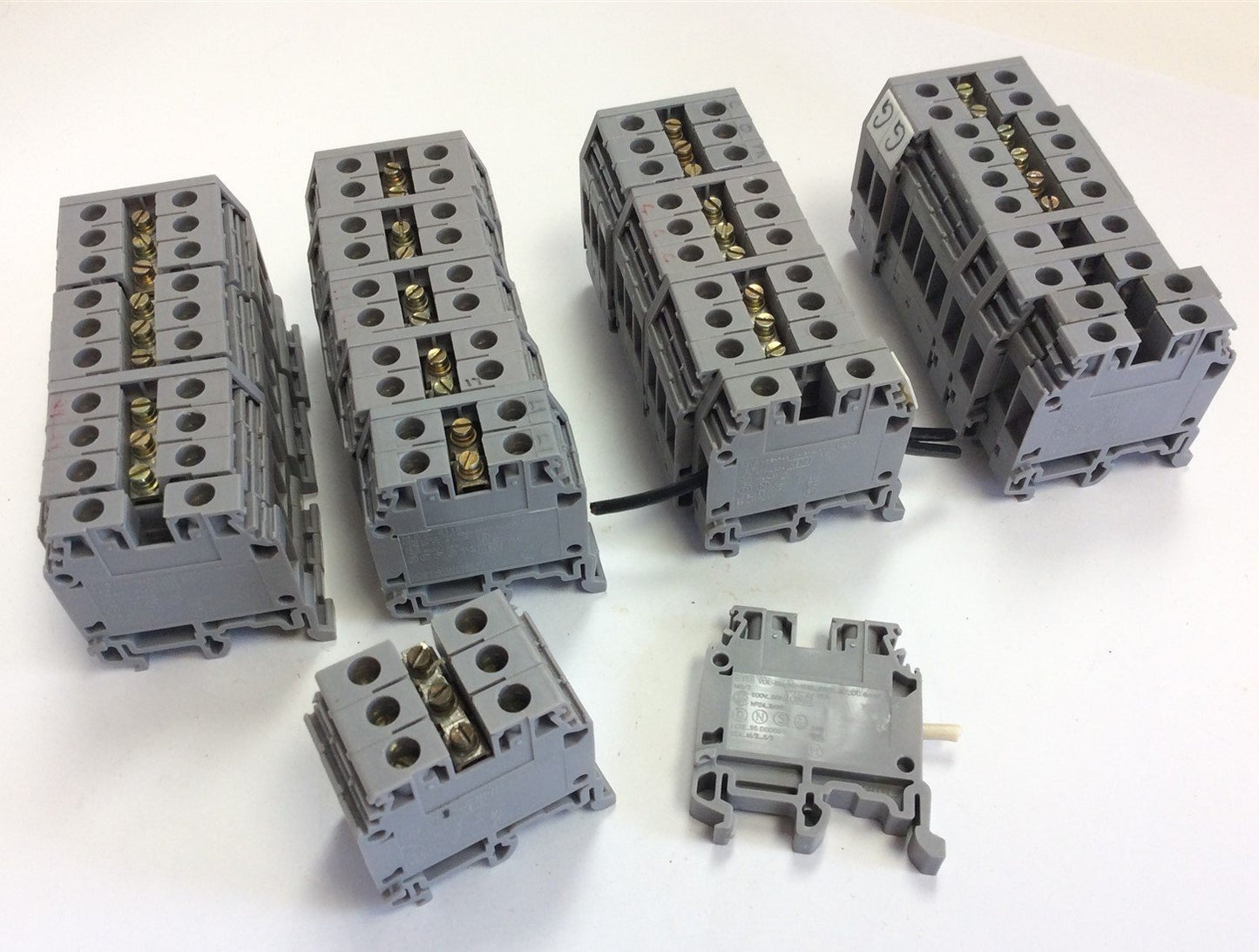 Used Lot of 44 Entrelec M6/8 5118 Screw Terminal Blocks 2-Conductor 600V 50A 22-8 AWG