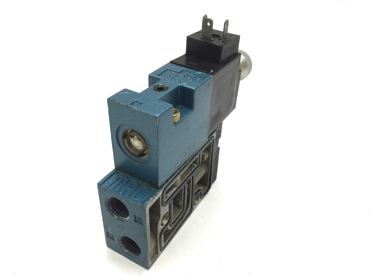 Used Mac 45A-MAC-DDDJ-4KD Solenoid Valve, 2 Position 4 Way, Voltage: 24VDC, 1/8 NPT