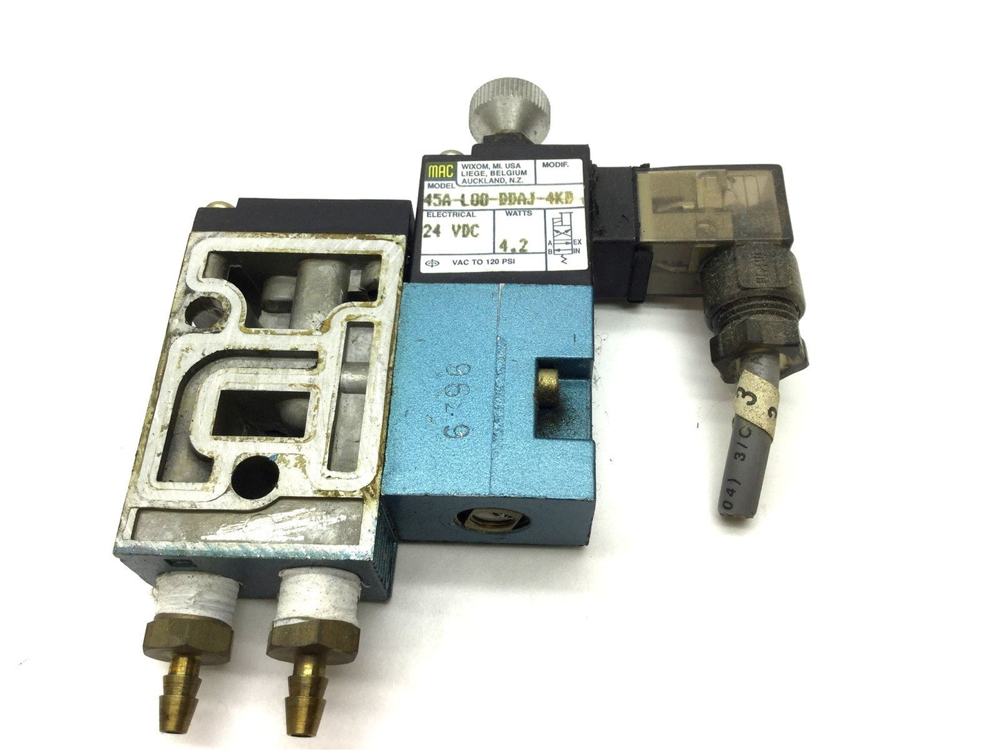 Used Lot of 16 Mac 45A-MAC-DDDJ-4KD Solenoid Valve, 2 Position 4 Way, 24VDC, 1/8 NPT