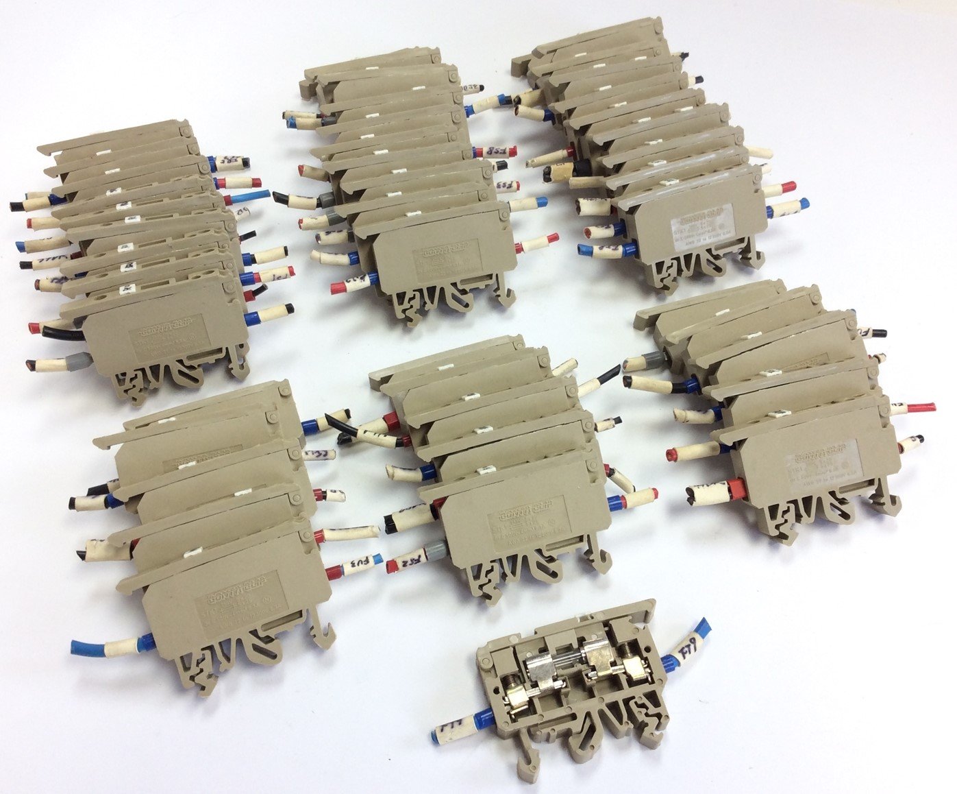 Used Lot of 46 Conta-Clip STK1 Fuse Holder Disconnect Terminal 300V 6.3A 22-12 AWG