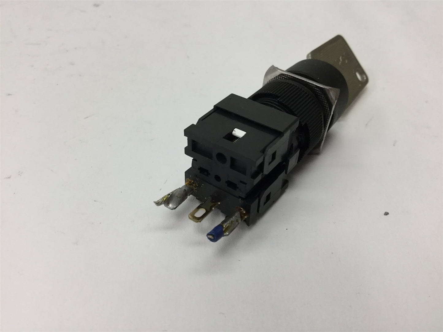 Used Omron A3GT-K521-C Key Selector Switch, 2-Position, Momentary, 1x N/O and 1x N/C