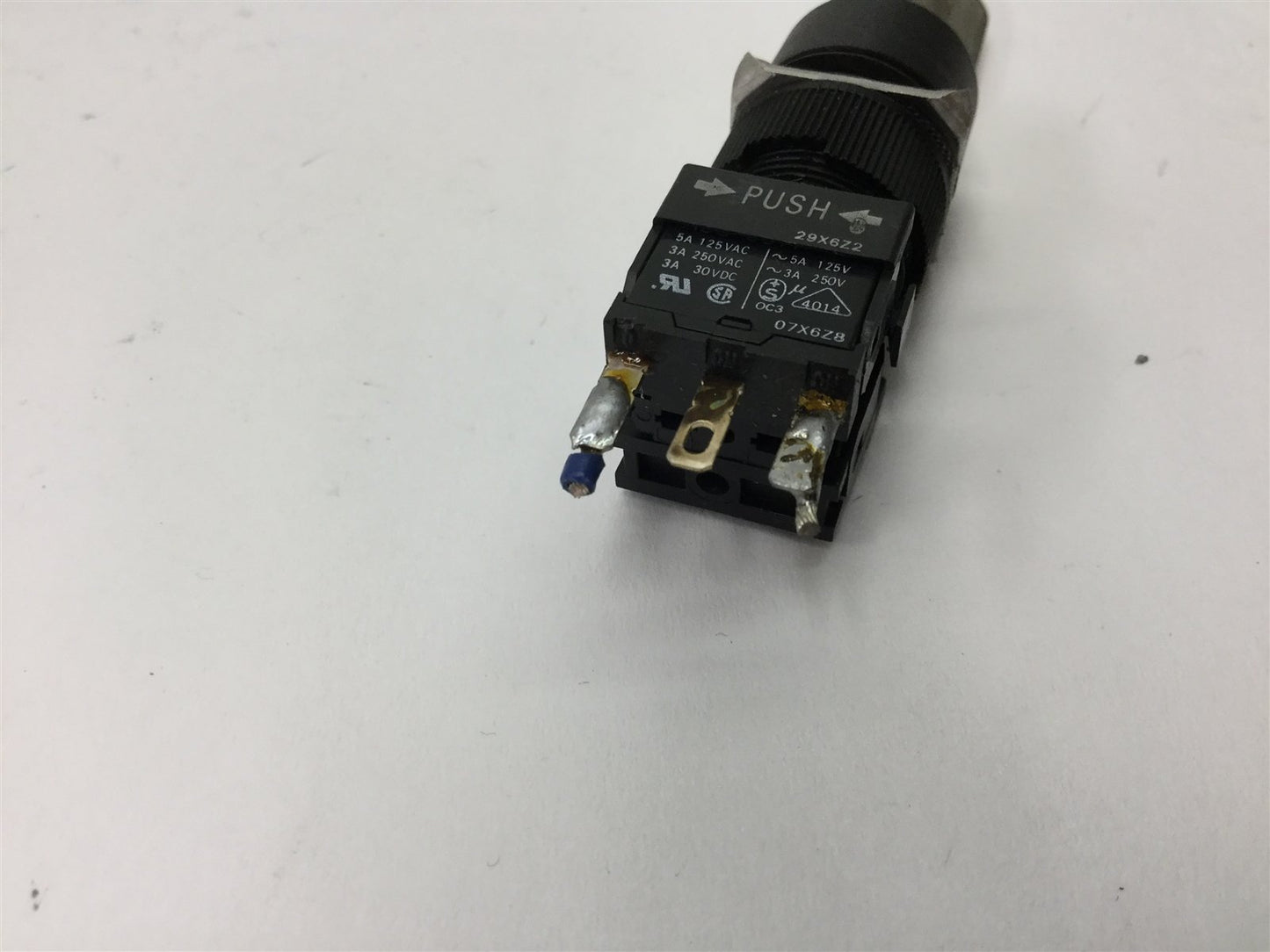 Used Omron A3GT-K521-C Key Selector Switch, 2-Position, Momentary, 1x N/O and 1x N/C