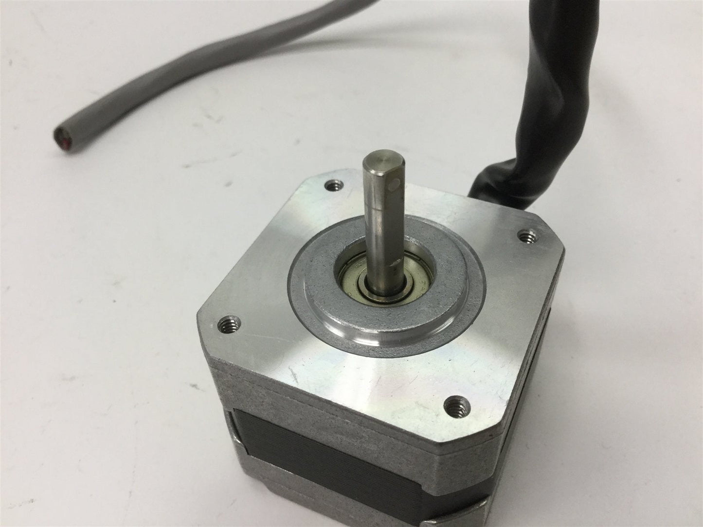 Used Applied Motion Products HT17-068 High Torque Step Motor, NEMA 17, Shaft: 5mm