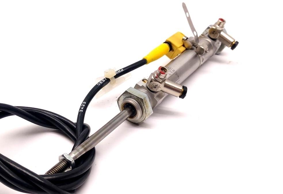 Used Bosch 0 822 322 503 Pneumatic Cylinder, w/ Turck BIM-PST-AP6X-V1131 Sensor