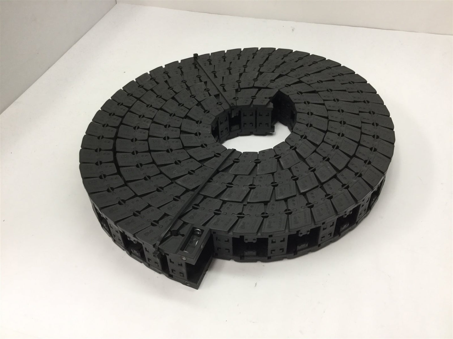Used Igus E6.29.01.055 E-Chain, Length: 8 Feet, Inside Dimensions: 1.18" x 1"
