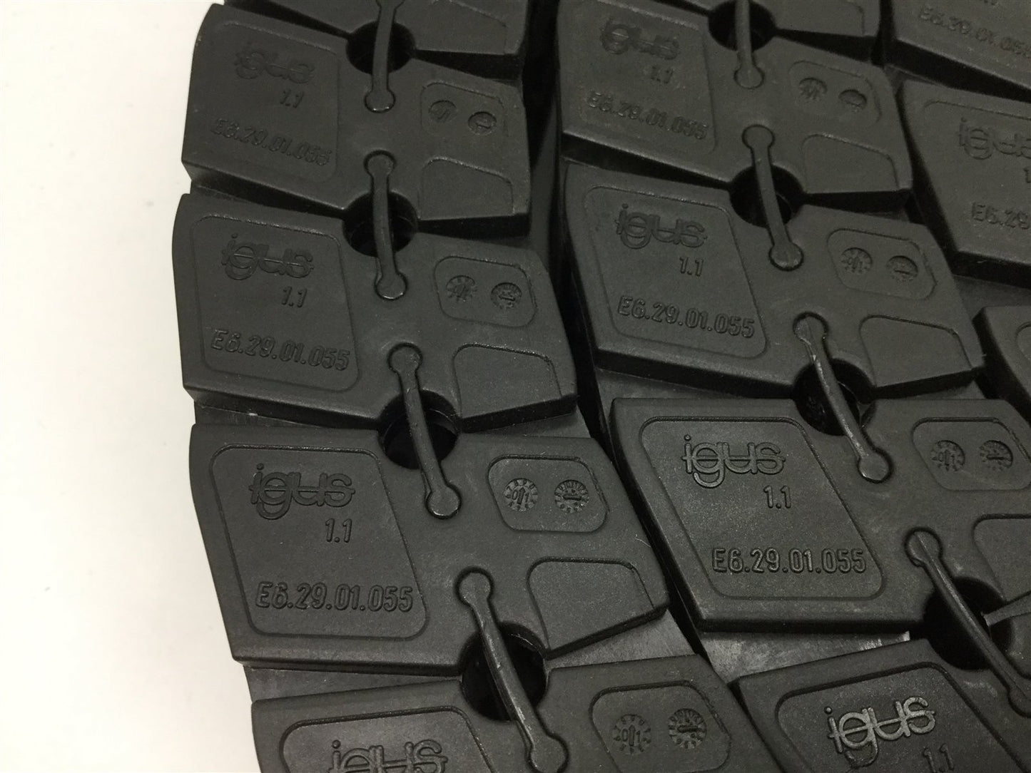 Used Igus E6.29.01.055 E-Chain, Length: 8 Feet, Inside Dimensions: 1.18" x 1"