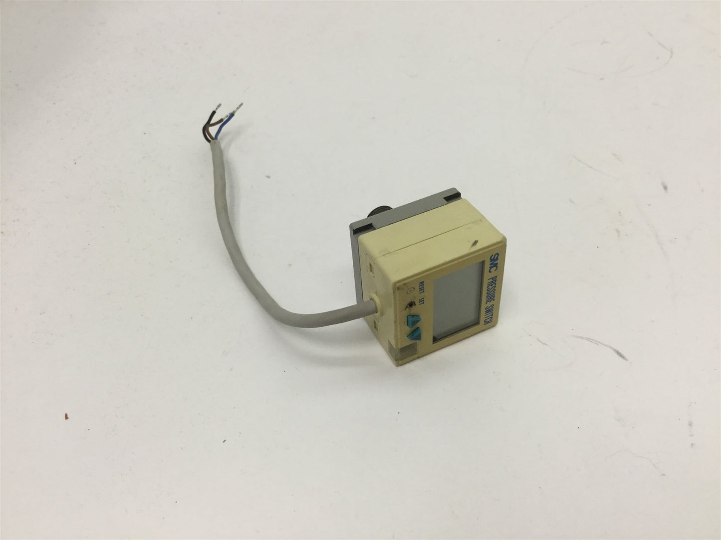 Used SMC ZSE4-01-65 Vacuum Switch, Pressure: -101kPa (-760mmHg), Supply: 12-24VDC