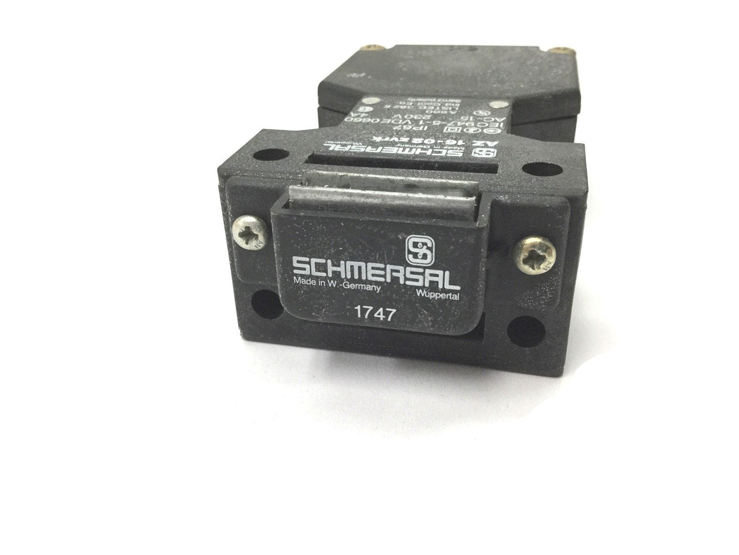 Used Schmersal AZ 16-02zvrk Safety Switch, With Actuator, Rating: 230V 4A, M18 Holes