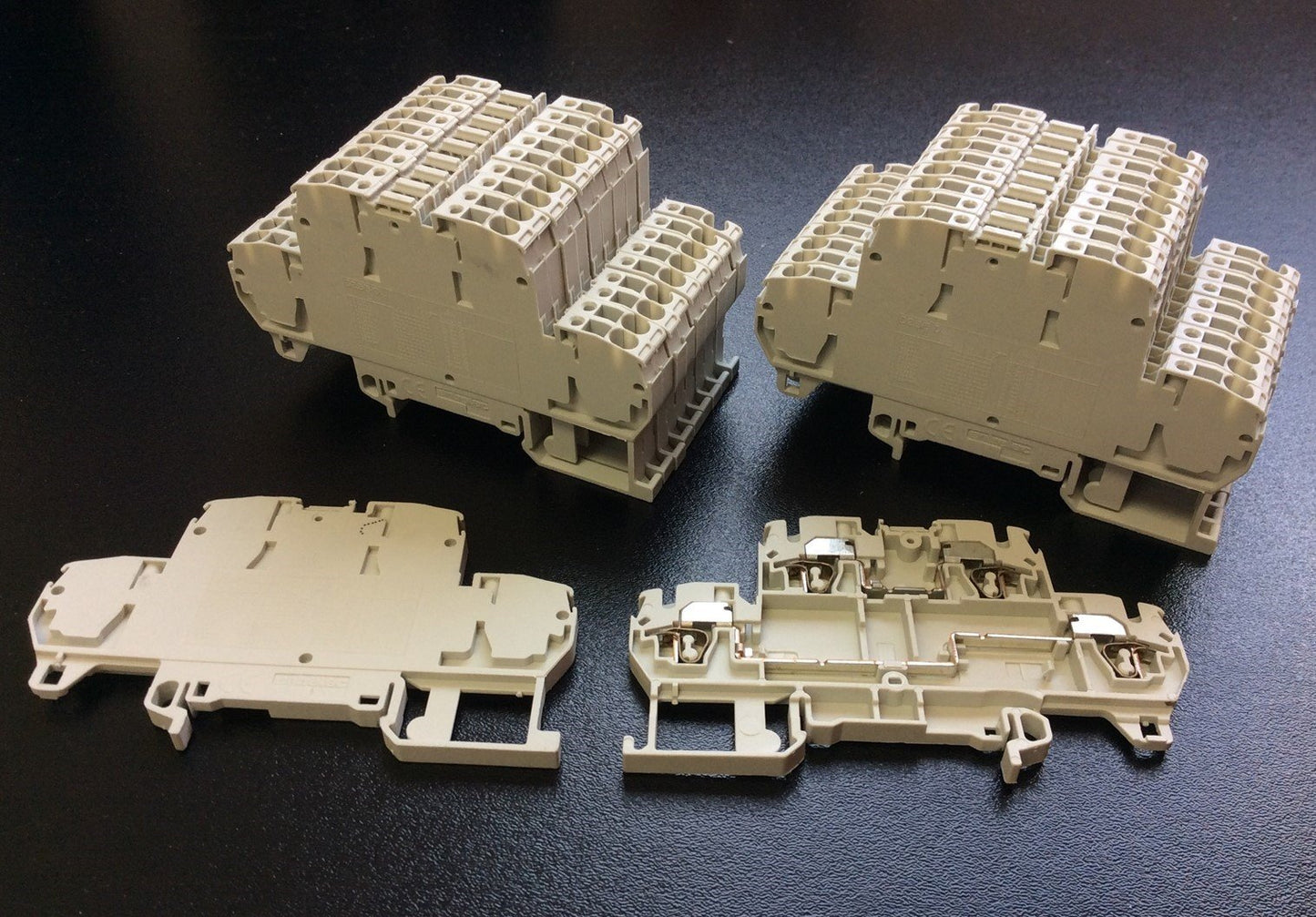 Used Lot of 20 Entrelec D2.5/5.D2.L Feed-Through Double Deck Terminal Block 300V 20A