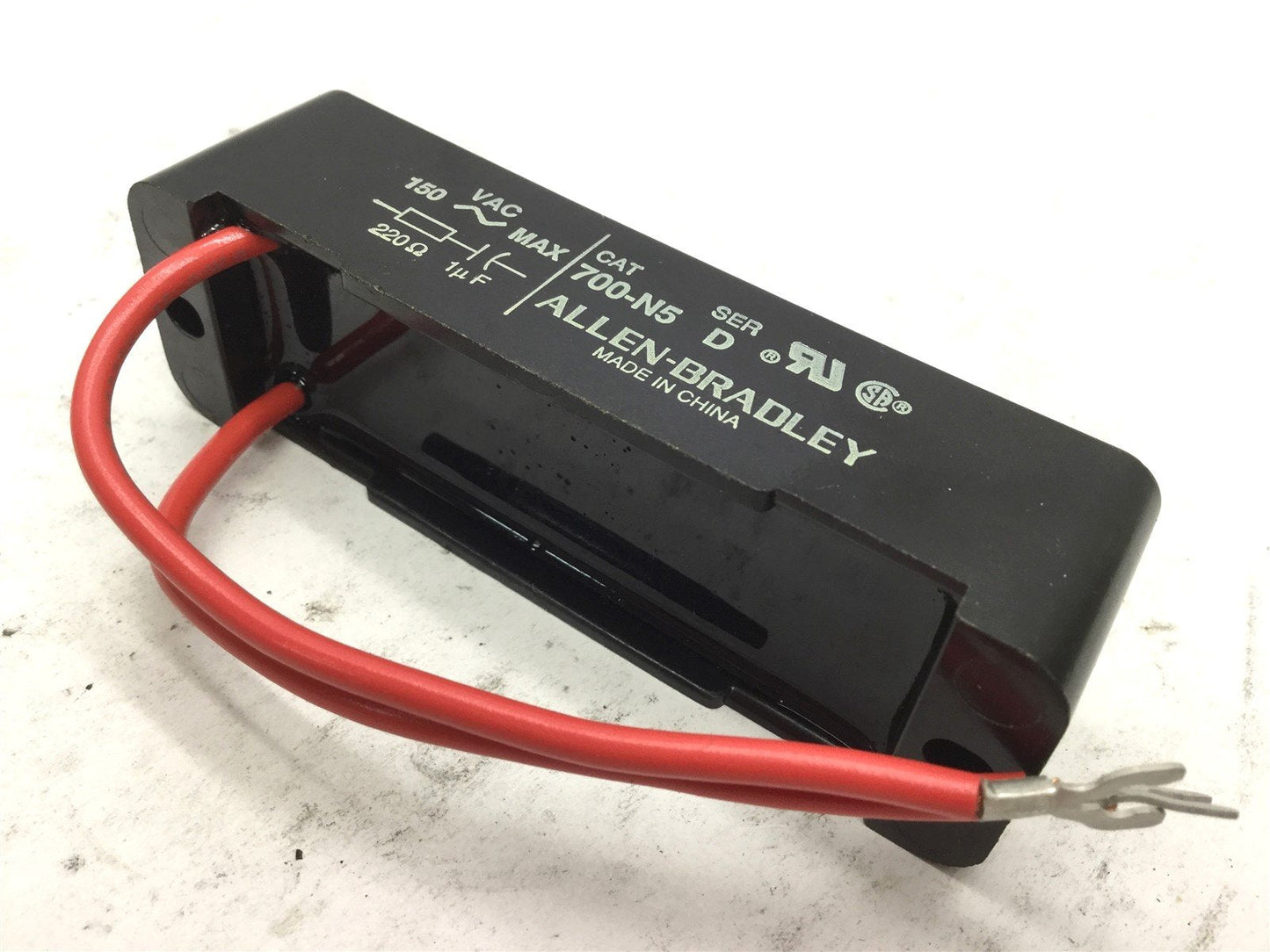 New Lot of 5 New Allen Bradley 700-N5 Surge Suppressors, Max: 150V, Series: D
