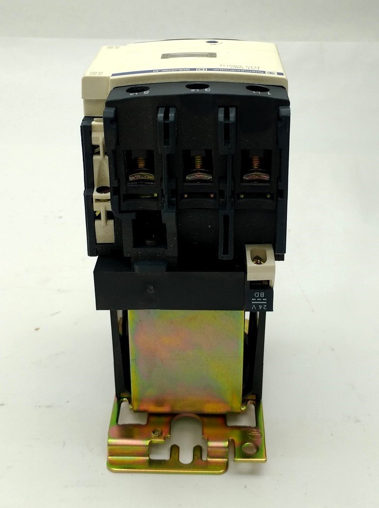 Used Telemecanique LP1-D8011 Motor Contactor, 3-Pole NO, 60HP @ 480VAC, 1000VAC 125A