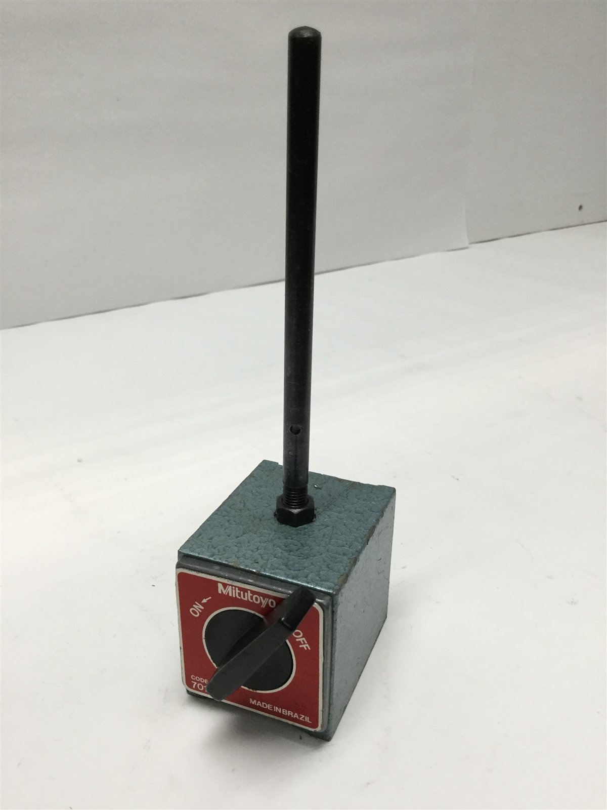 Used Mitutoyo 7019 ON/OFF Magnetic Machinist Toolmaker Indicator Holder Base Stand