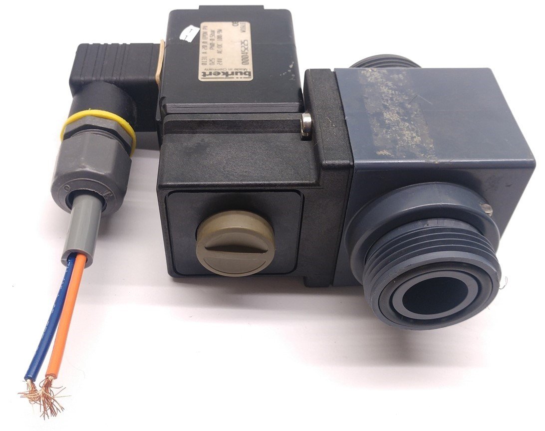 Used Burkert 0131 00045225 Solenoid Valve, 24V AC/DC, 9W, 5bar, w/ Flying Leads