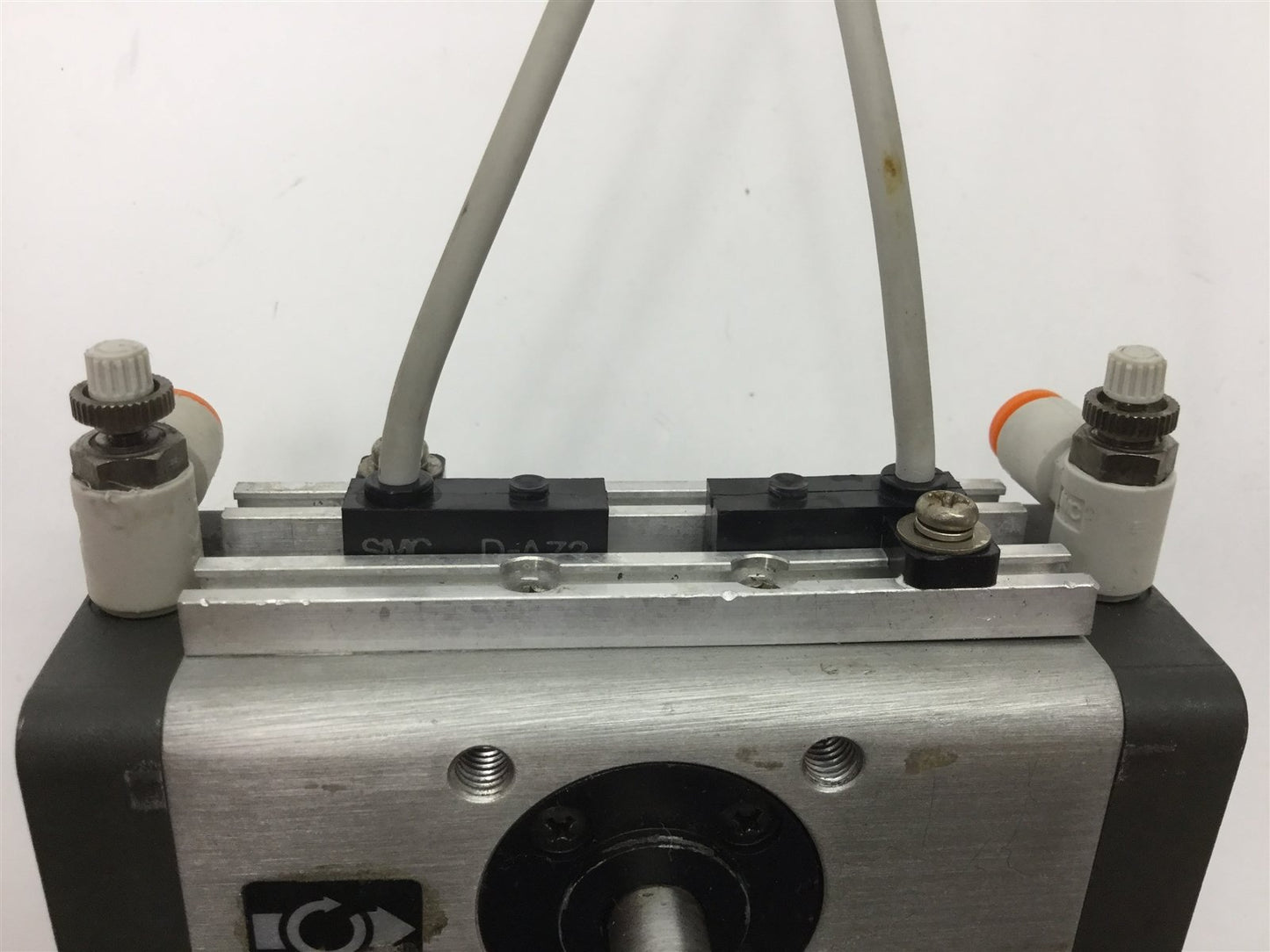 Used SMC CDRA1BW30-90 Rotary Actuator, Rotation: 90°, With 2x D-A73 Position Sensors