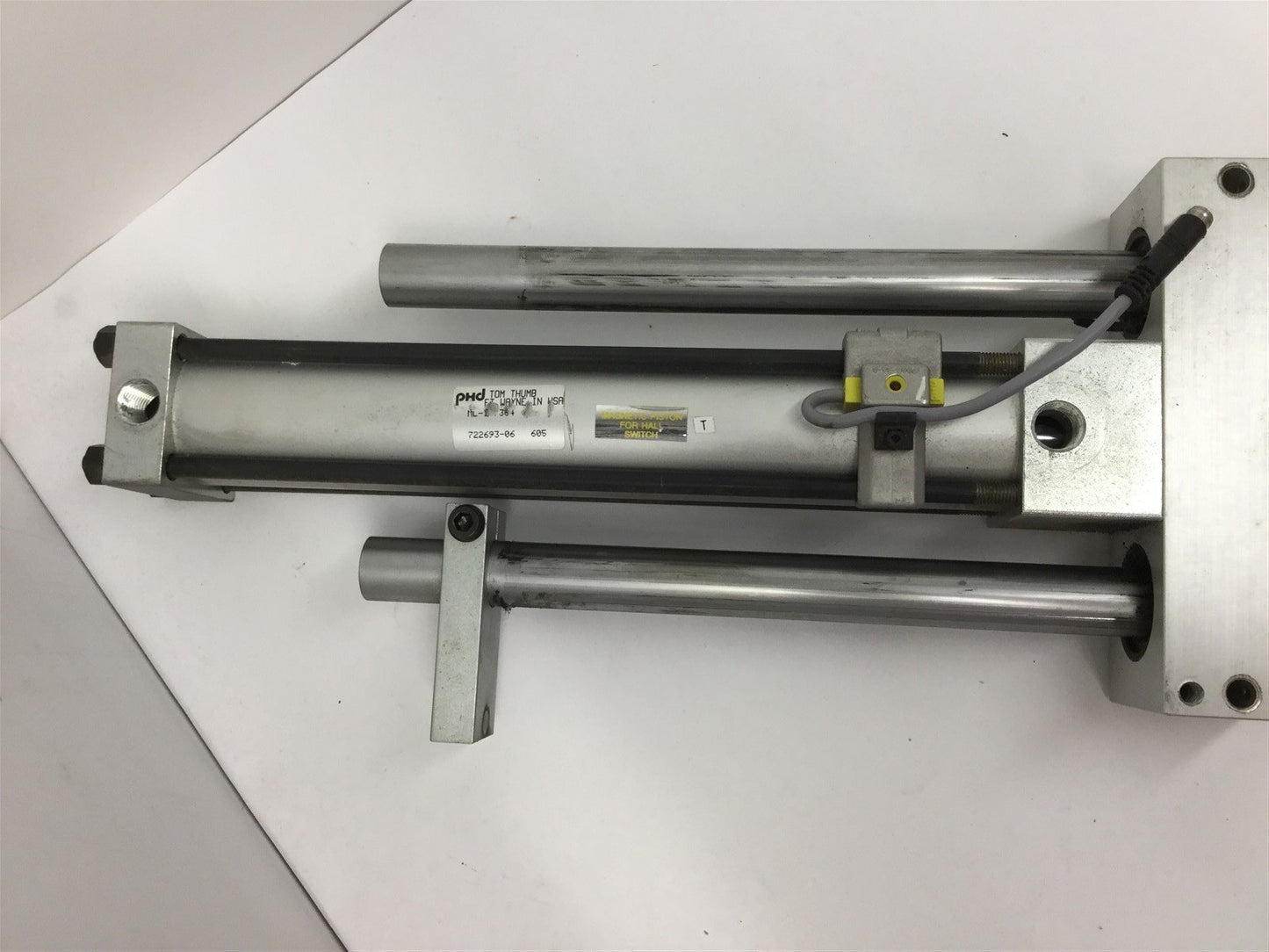 Used Phd ML-187364 Pneumatic Guide Cylinder, Stroke: 6.75", With Position Sensor